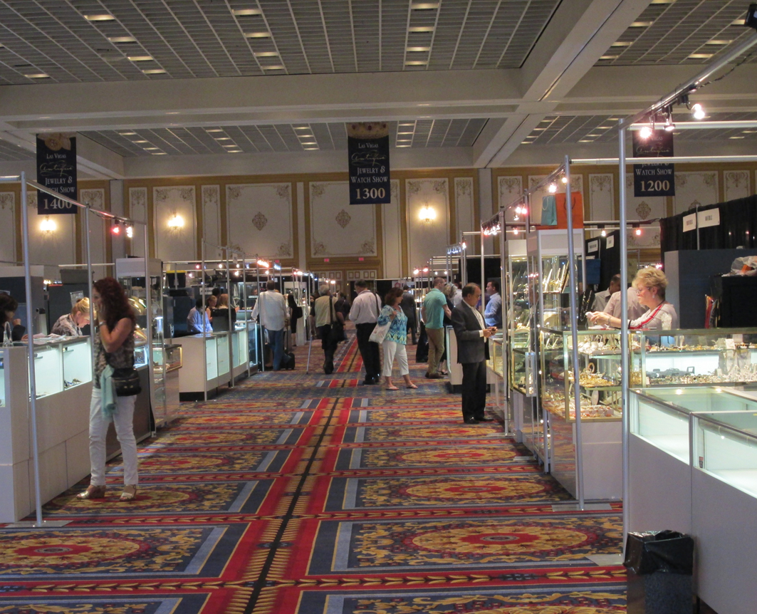 The Las Vegas Antique Jewelry & Watch Show 2026: A Buyer's Guide to the Floor