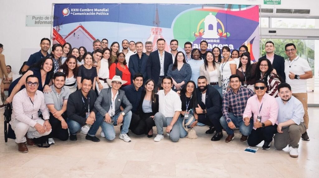 Official imagery from Cumbre Mundial de Comunicación Política